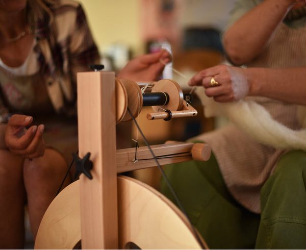 Spinnen voor beginners: leer je eigen draad spinnen